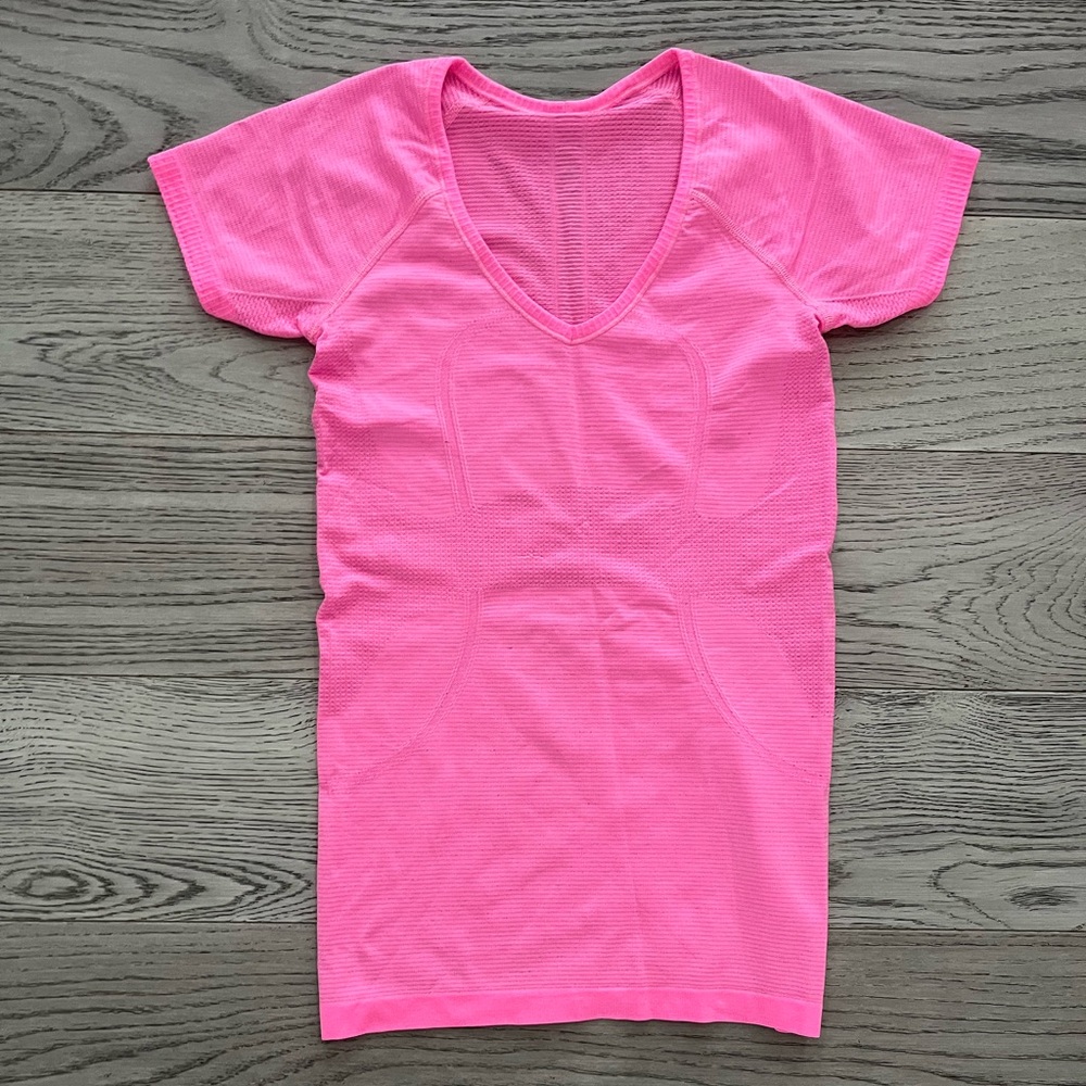 Lululemon Swiftly Tech V-Neck